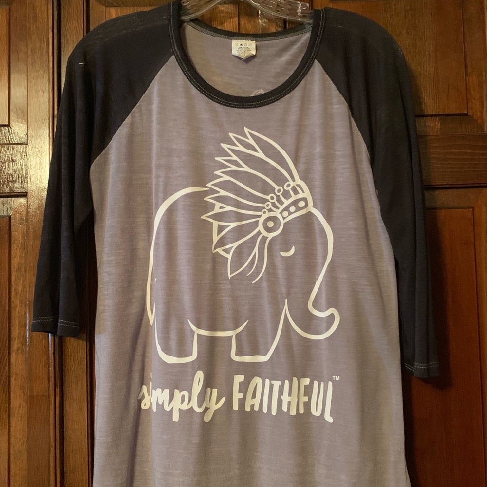 Simply Faithful Top 🐘